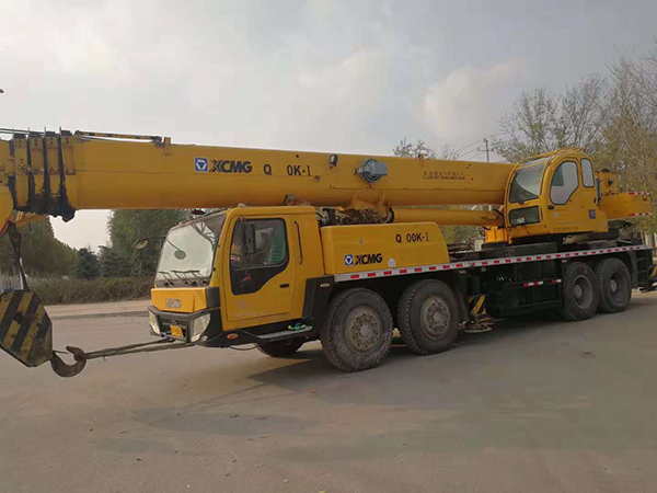  Crane rental price